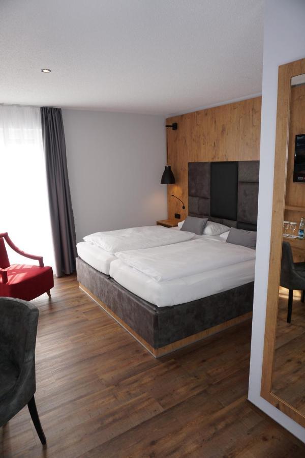Hotel Gruener Baum Kaufbeuren Exterior photo